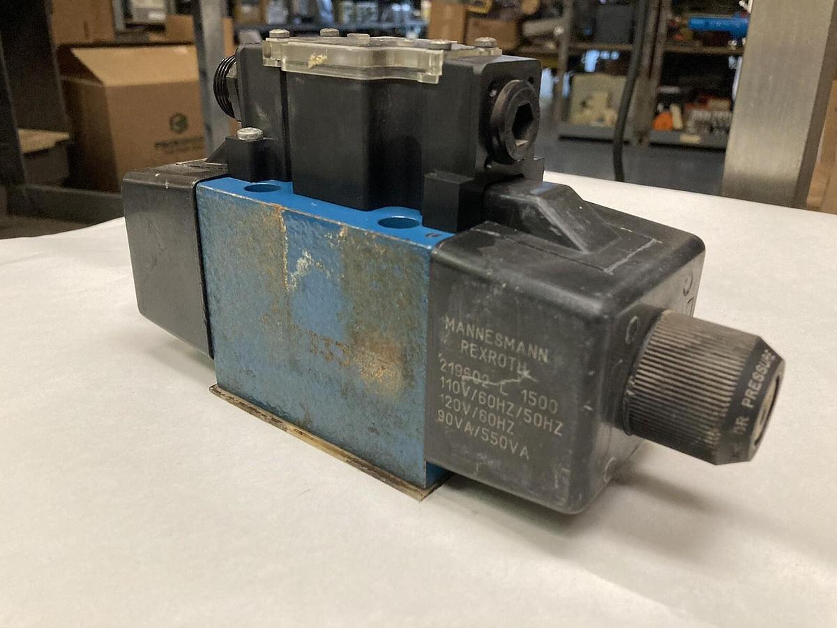 Used Mannesmann Rexroth,4WE10U40/CW110N 9DK25L,Directional Valve
