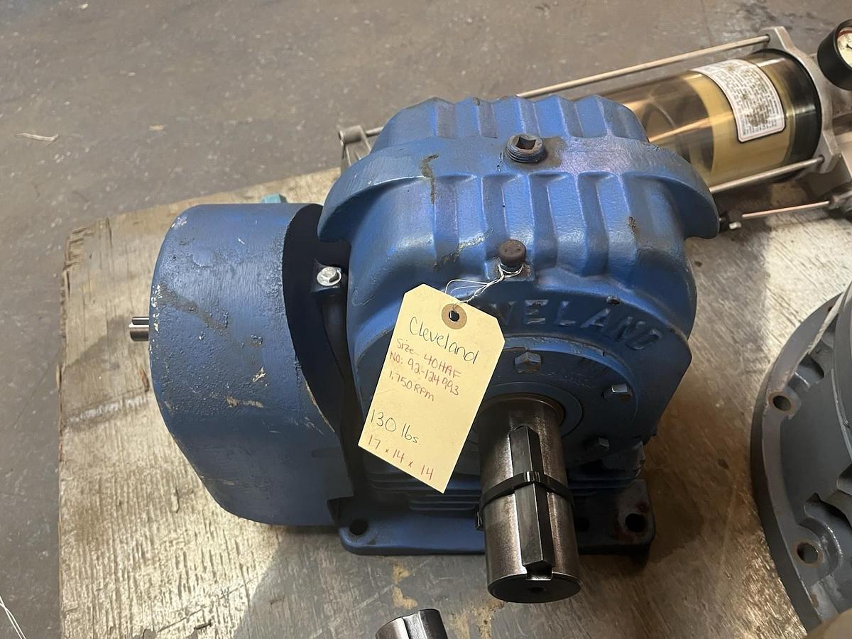 Used CLEVELAND,40HAF,WORM GEAR SPEED REDUCER SER 25 RATIO 136.2 1.63HP 1750