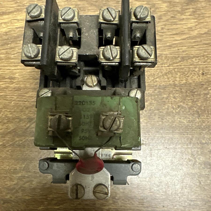 Used GE,CR2810A14AC,Machine Tool Relay 115 V COIL