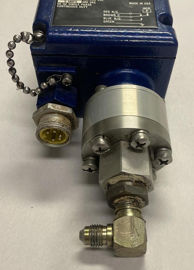 Used ITT Neo-Dyn,100P52C3,Adjustable Pressure Switch 5000 PSIG