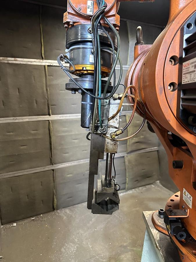 Used Nachi,B06BH459 Robot with Daihen Teach Pendant