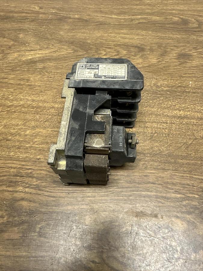 Used Square D,8501-HO30,Industrial Contactor