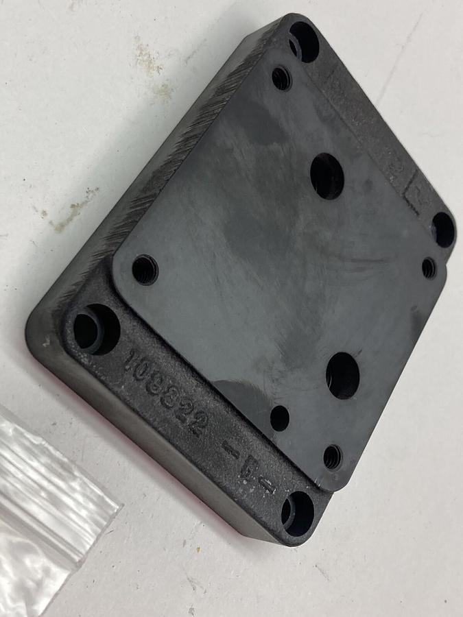 Eaton Vickers,109822,Valve Subplate Manifold Mounting