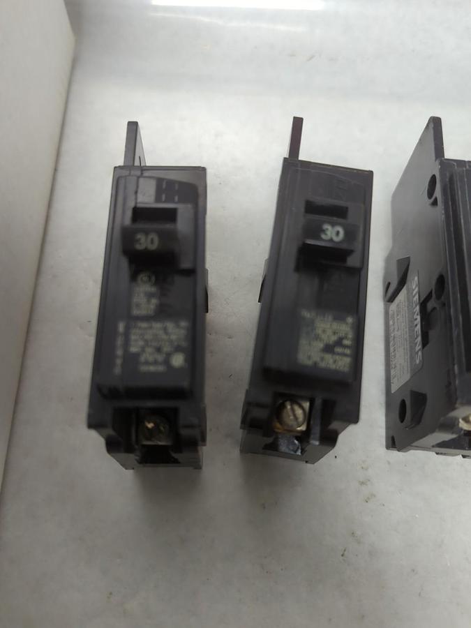 Used SIEMENS,BQ1B030,CIRCUIT BREAKER 30 AMP 1-POLE LOT OF 5 PRE-OWNED