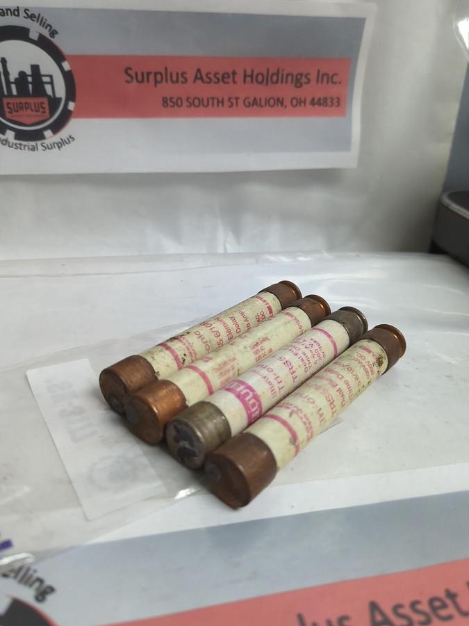Used GOULD SHAWMUT,TRS-5-6/10R,TRI-ONIC 5-6/10 AMP FUSE LOT OF 4 PRE-OWNED