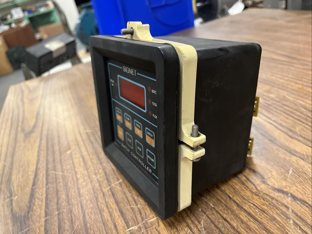 Used Signet,MK504-1,Batch Controller 110VAC
