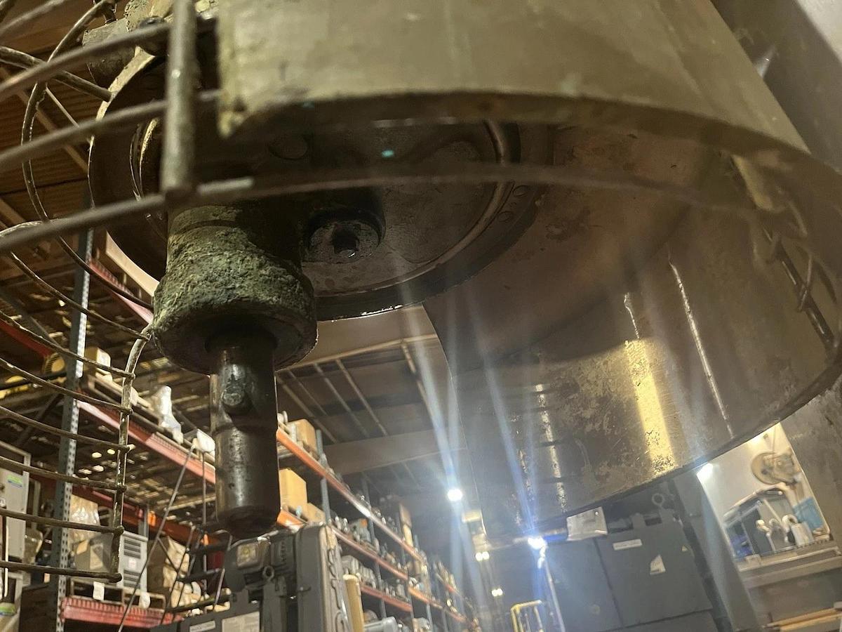 Used HOBART,H-600,INDUSTRIAL MIXER 3PH 1HP NEEDS REBUILT