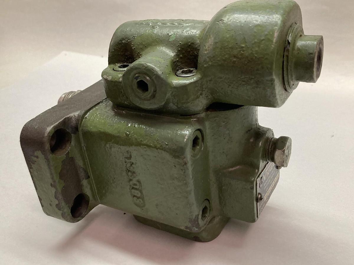Used Vickers,XCG-03-F-10,Pressure Control Reducing Valve