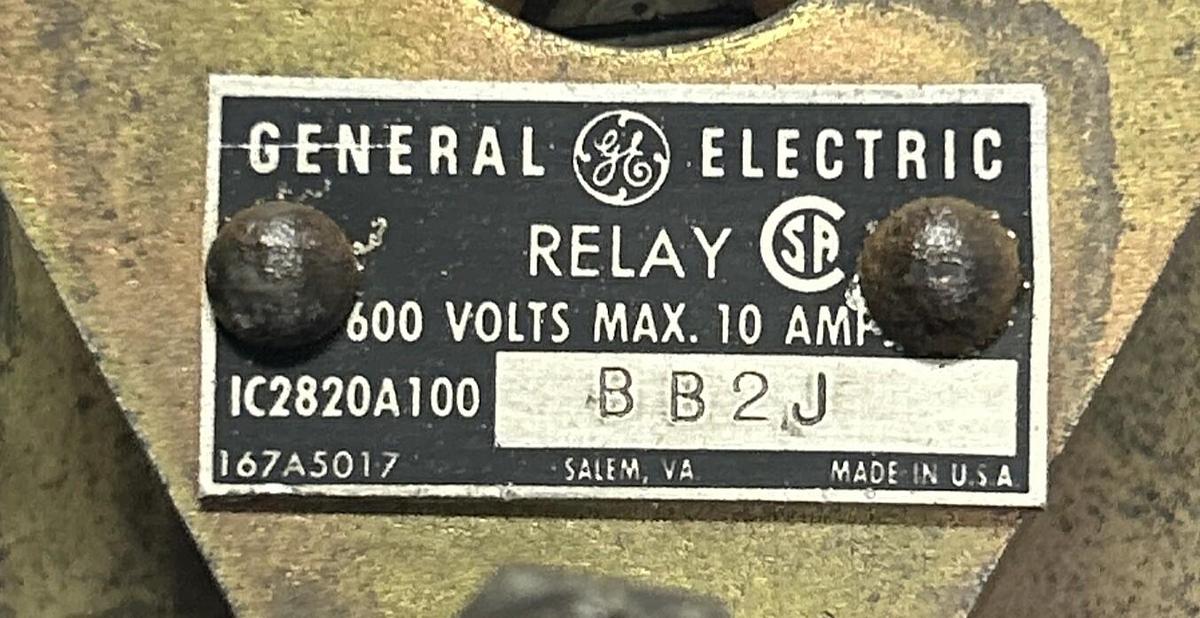 Used GENERAL ELECTRIC,IC2820A100BB2J,RELAY 10AMP 600V