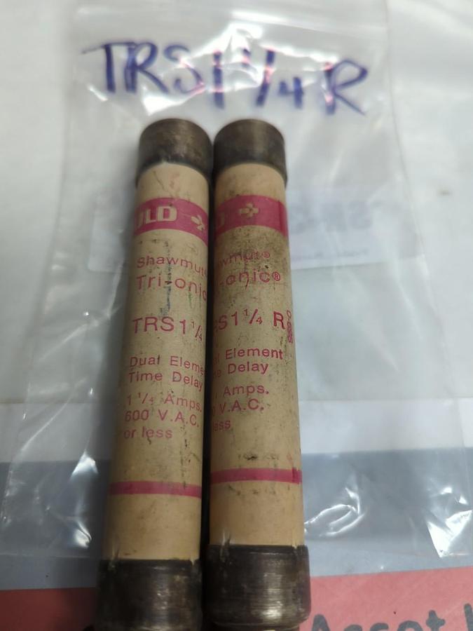 Used GOULD SHAWMUT,TRS-1-1/4R,TRI-ONIC 1-1/4 AMP FUSE LOT OF 2 PRE-OWNED