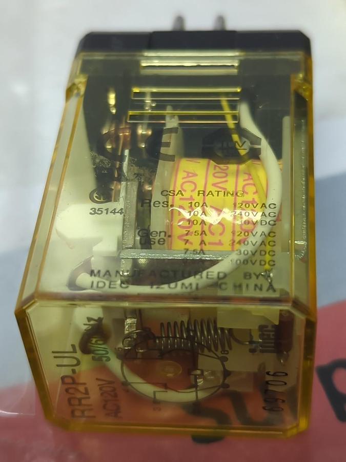 Used IDEC,RR2P-UL,GENERAL PURPOSE RELAY AC120V 50/60HZ LOT OF 2 PRE-OWNED