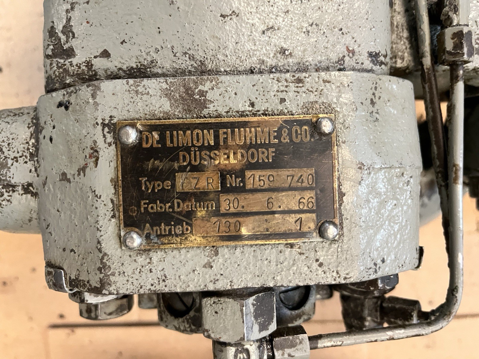 Used DE LIMON FLUHME,FZR 159-746,CENTRAL GREASE PLUNGER PUMP