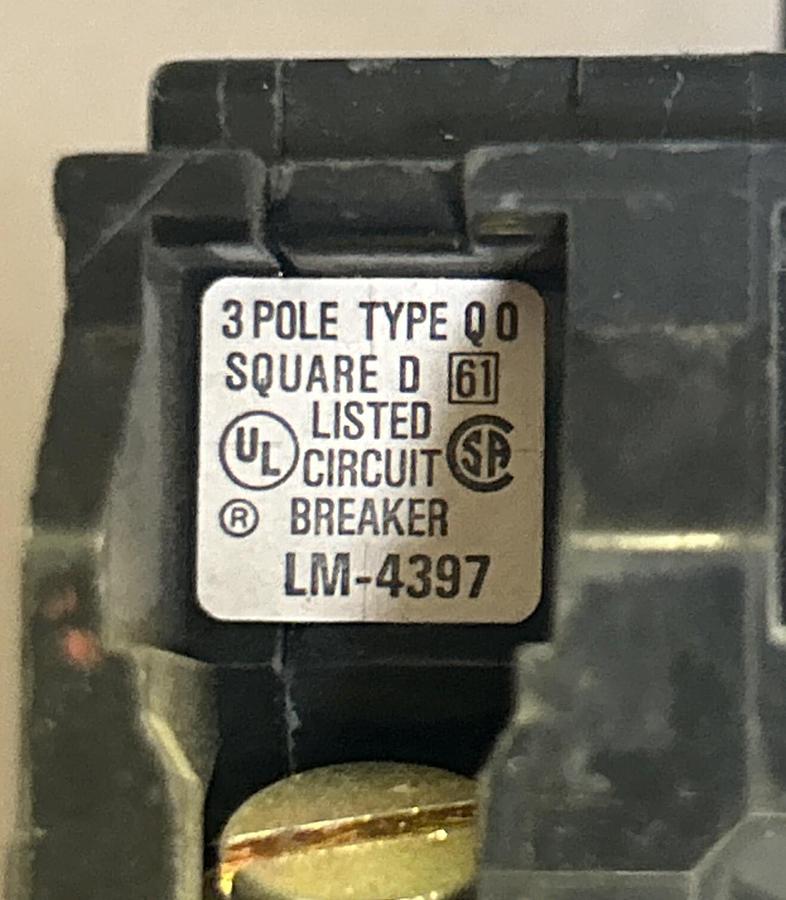 Used SQUARE D,Q0320,CIRCUIT BREAKER 20A 240V 3P LOT OF 4