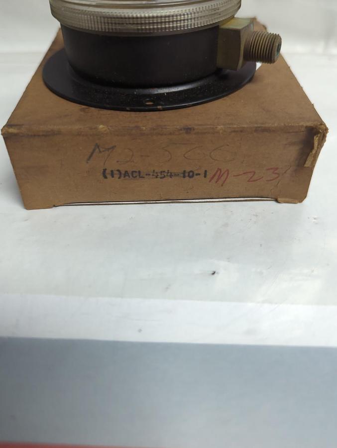 J/B INDUSTRIES,ACL-454-10-1,PRESSURE GAUGE -30-120 PSI NOS