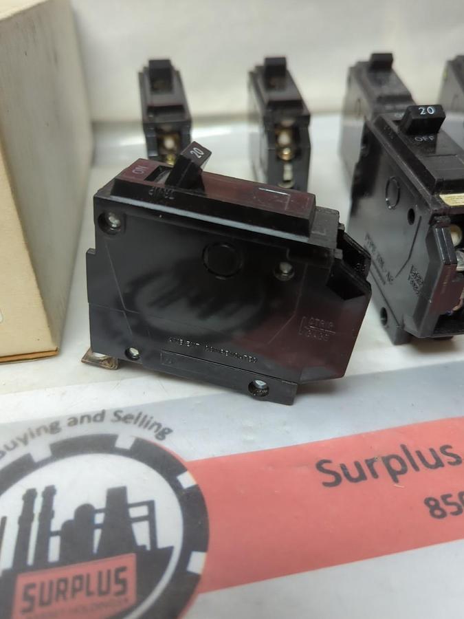 Used GENERAL ELECTRIC,THQB1120,CIRCUIT BREAKER 20 AMP 1-POLE LOT OF 7 PRE-OWNED