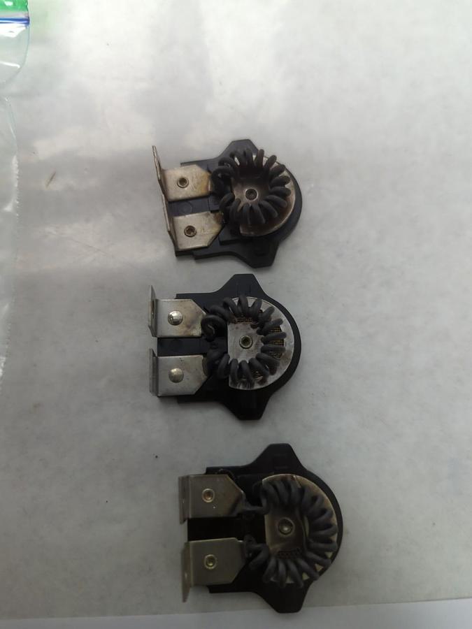 Used WESTINGHOUSE,AZ-8.5,OVERLOAD THERMAL HEATER RELAY LOT OF 3 MISSING SCREWS USED