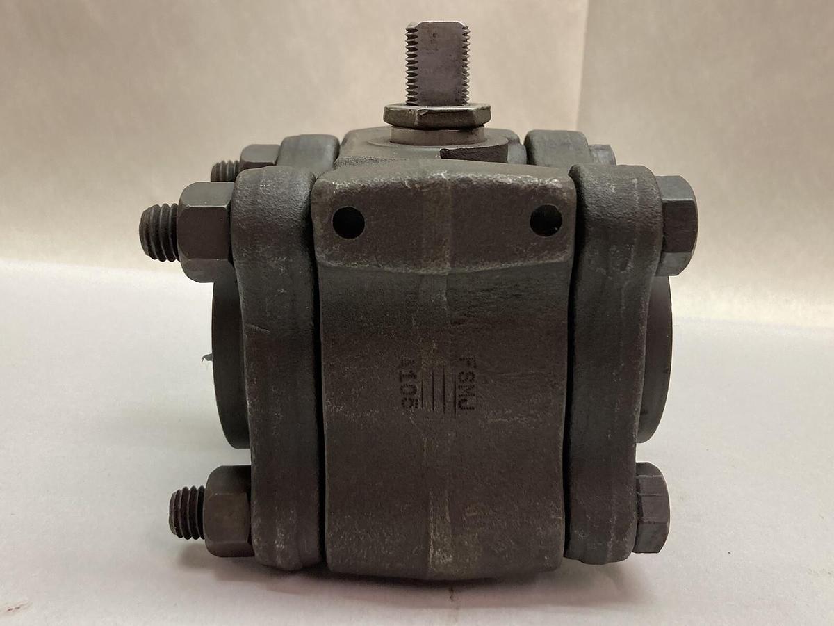 Used Neles-Jamesbury,4C-2200-R11,1 1/2 Inch Ball Valve