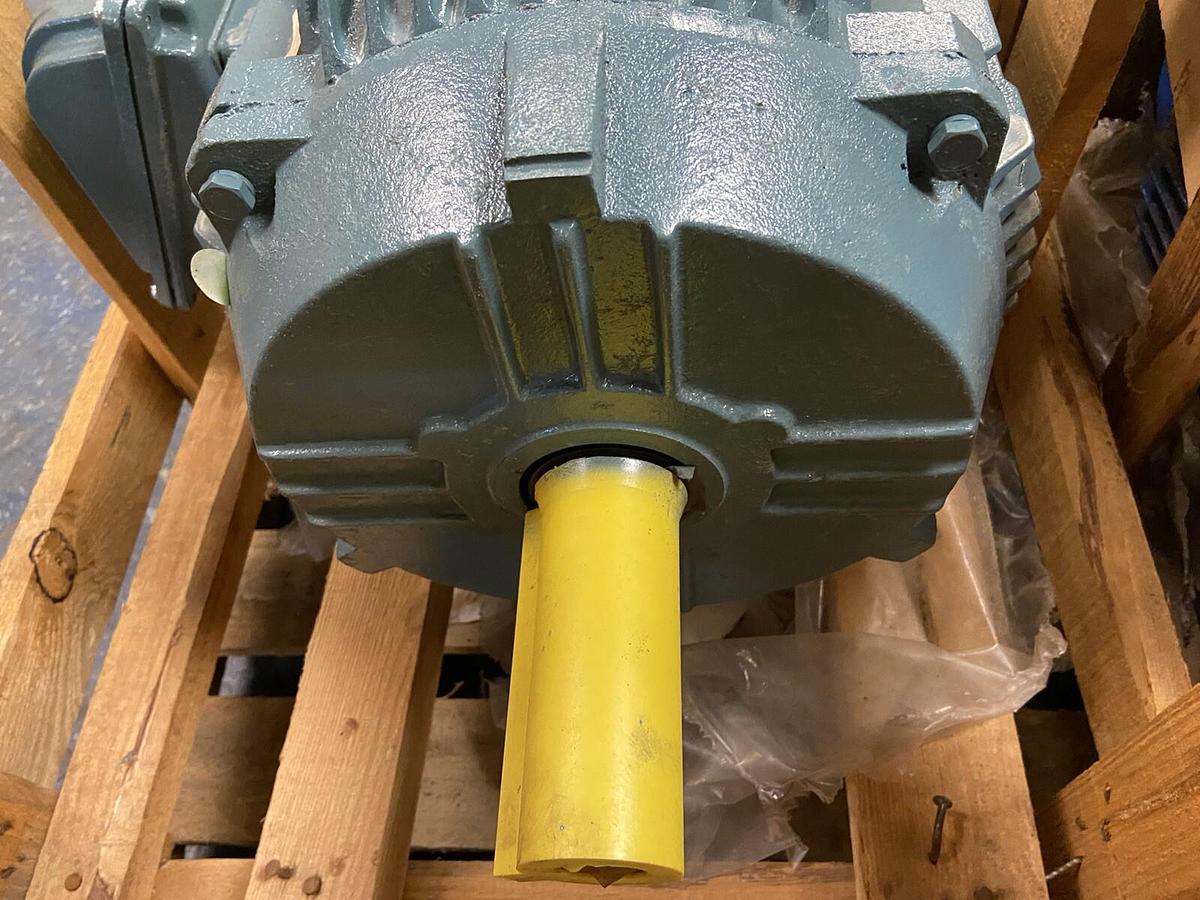 Used JLEM,HE152T01,15Hp Motor 3530RPM 230/460V Frame 254T