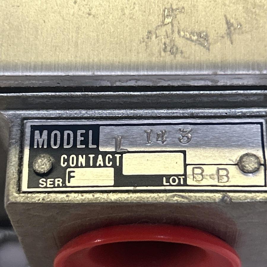 Used TELEMECANIQUE,L143,LIMIT SWITCH