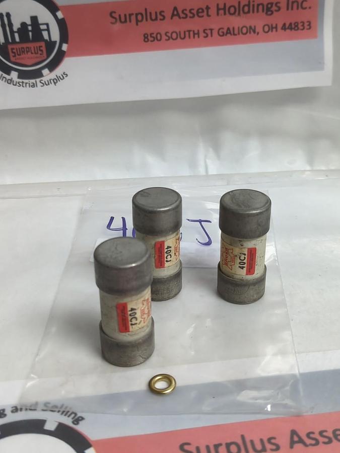 Used BRUSH,40CJ,FUSE 40 AMP LOT OF 3 PRE-OWNED