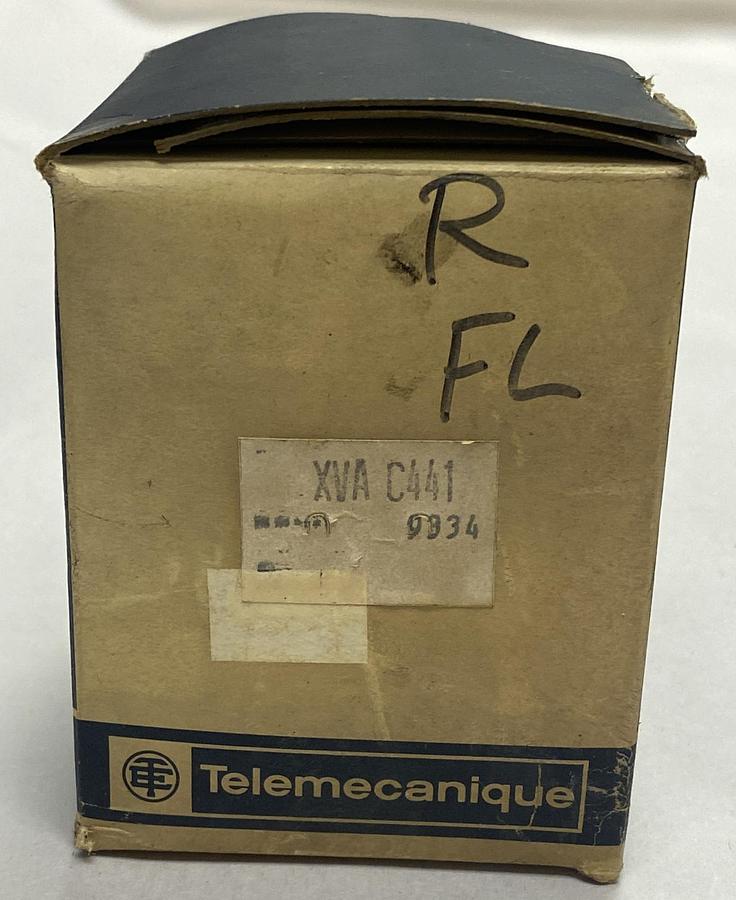 TELEMECANIQUE,XVA-C441 RED,STACK LIGHT XCA-LC4 NOS