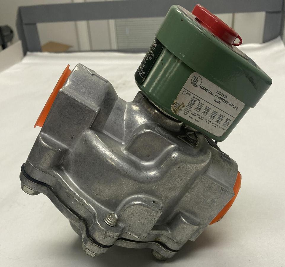 ASCO,8215-063-230,SOLENOID VALVE 1-1/4IN 230VAC 60HZ NOS