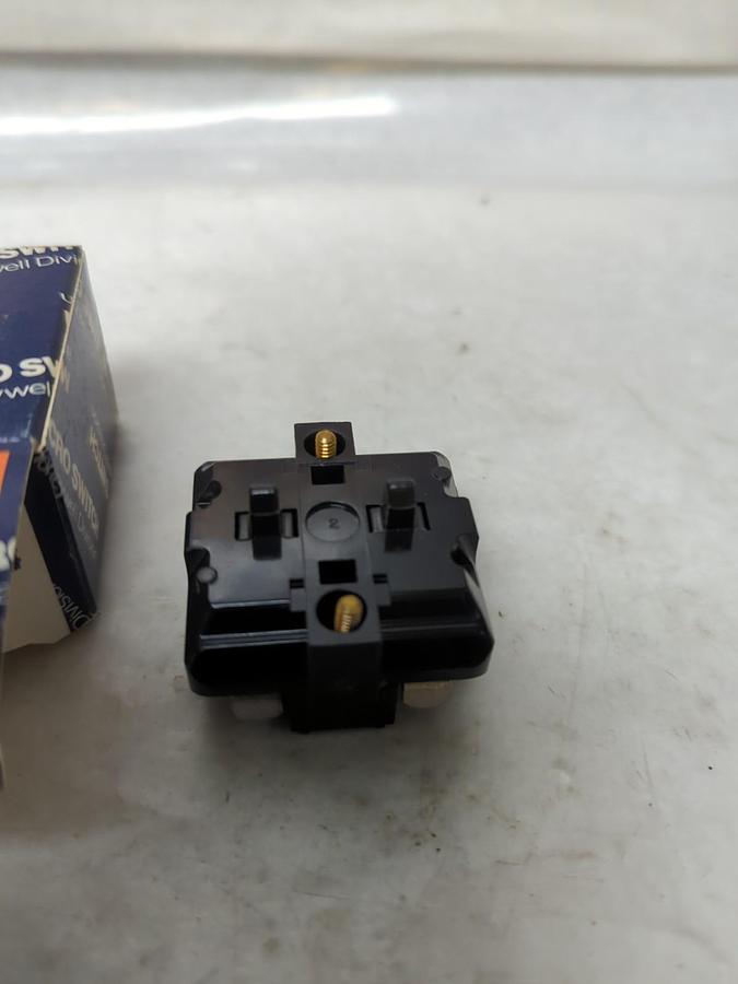 HONEYWELL MICRO SWITCH,PTCG,CONTACT BLOCK 600VAC-125VDC NOS