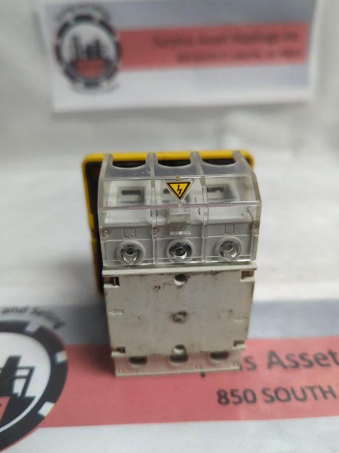 Used EE CONTROLS,32990088,DISCONNECT SWITCH E D2-3BE-3FM-RG PRE-OWNED