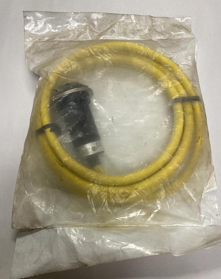 Used ALLEN BRADLEY,871Z-BW10N30-H2,SER A PROXIMITY SENSOR NOS