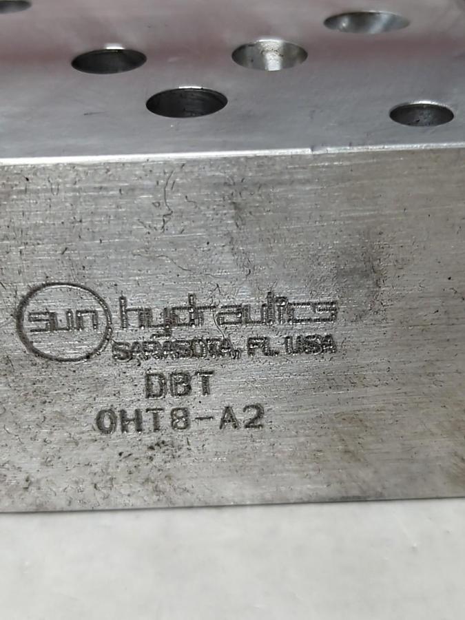 Used SUN HYDRAULICS,DBT,MANIFOLD OHT8-A2 WITH FDCB-LAN CARTRIDGE VALVE USED