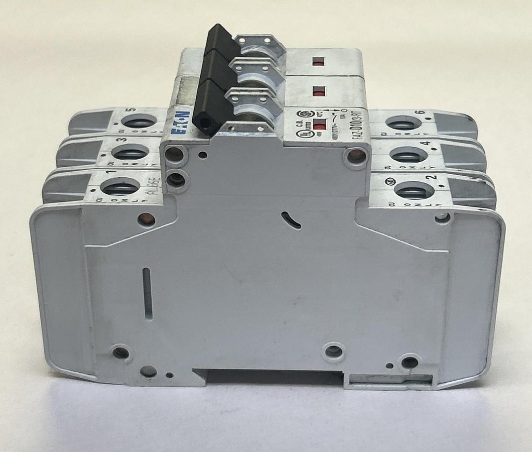 Used EATON,FAZ-D10/3-RT,CIRCUIT BREAKER 10A 480Y/277V 3P