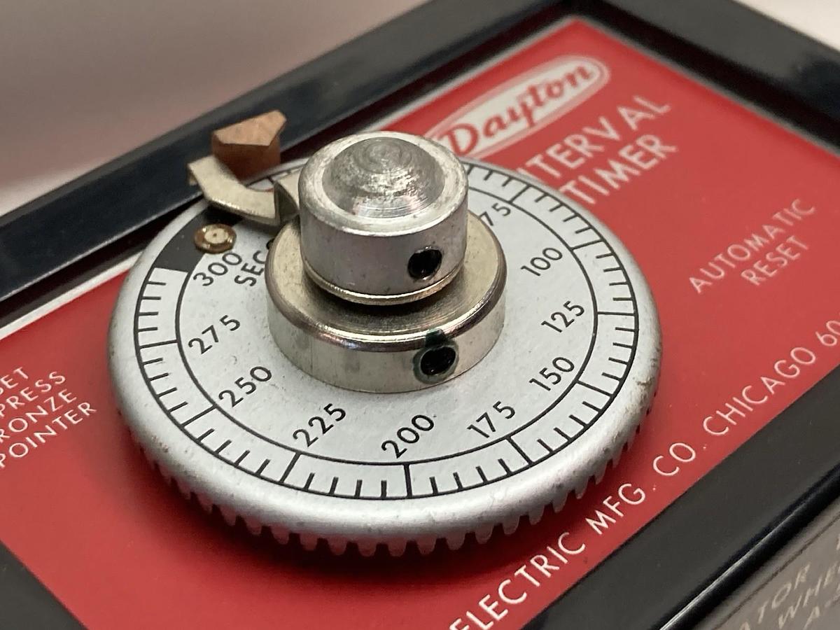 Dayton,Model 2E334,5-Minute Interval Timer 120V 60Cy 9 Watts
