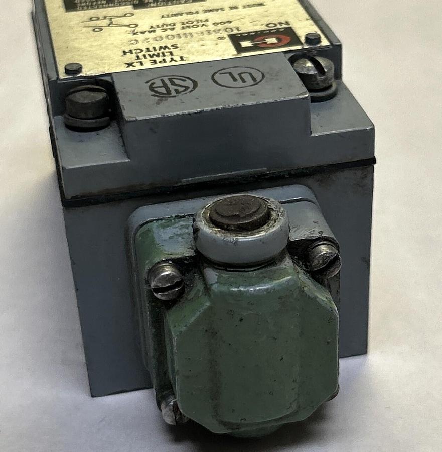 Used CUTLER-HAMMER,10316H1002C,LIMIT SWITCH