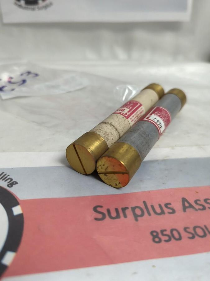 Used COOPER BUSSMANN,RES 3,SUPER-LAG 3 AMP FUSE LOT OF 2 PRE-OWNED