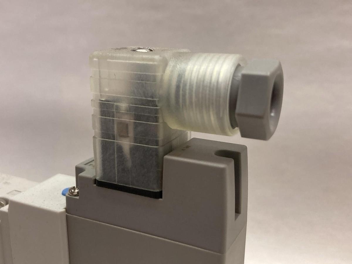 SMC,SY7240-5DZ-03N,Double Solenoid Valve