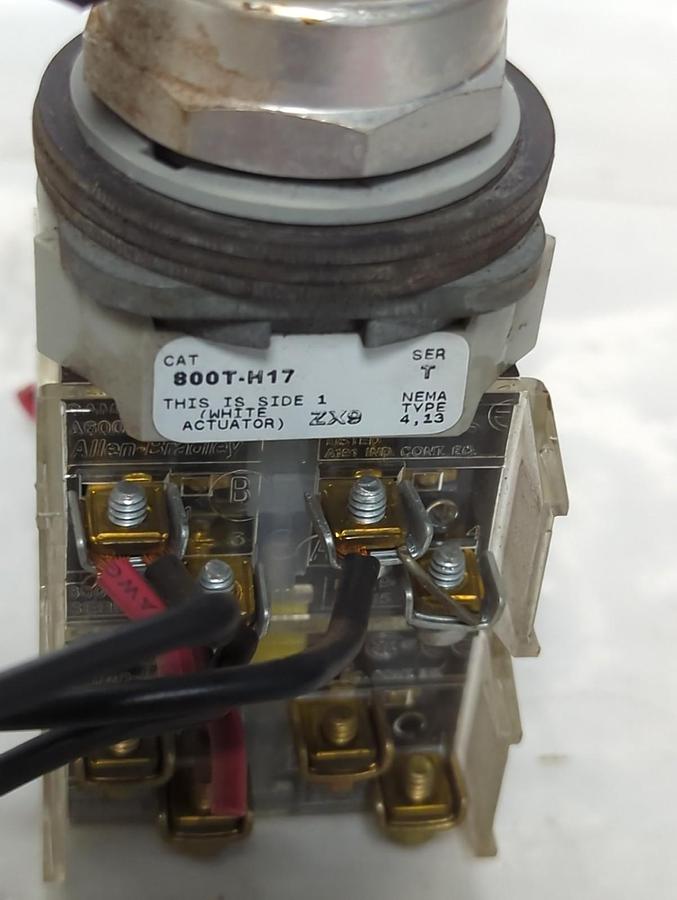 Used ALLEN BRADLEY,800T-H17,SELECTOR SWITCH SERIES T PRE-OWNED