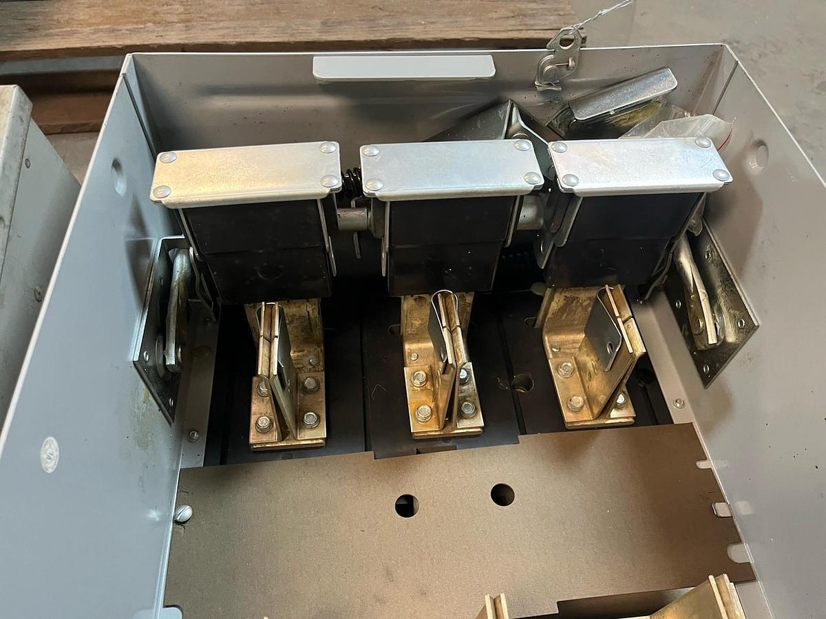 SIEMENS,V7H3205,I-T-E VACU-BREAK PANELBOARD SWITCH 400A 240V 3P 3PH