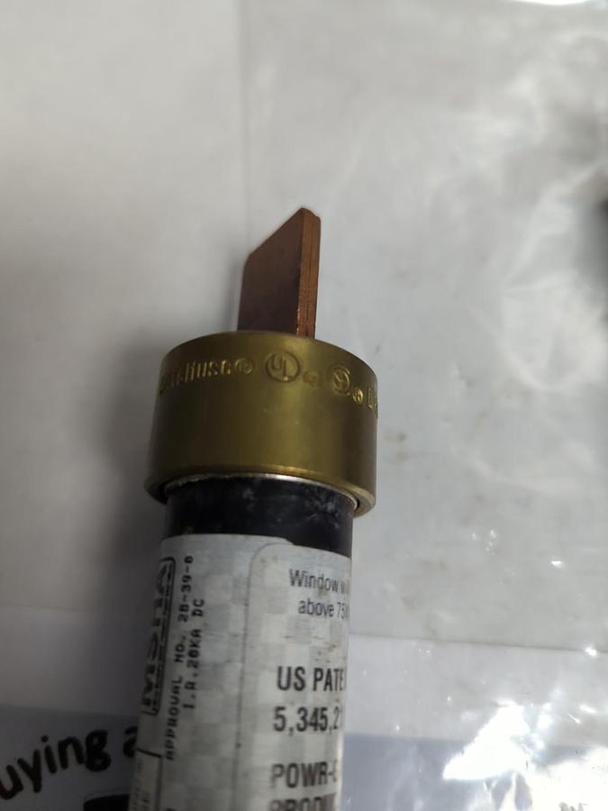 Used LITTELFUSE,FLSR60ID,INDICATOR 60 AMP FUSE W/ LRU616 REDUCERS LOT OF 3 PRE-OWNED