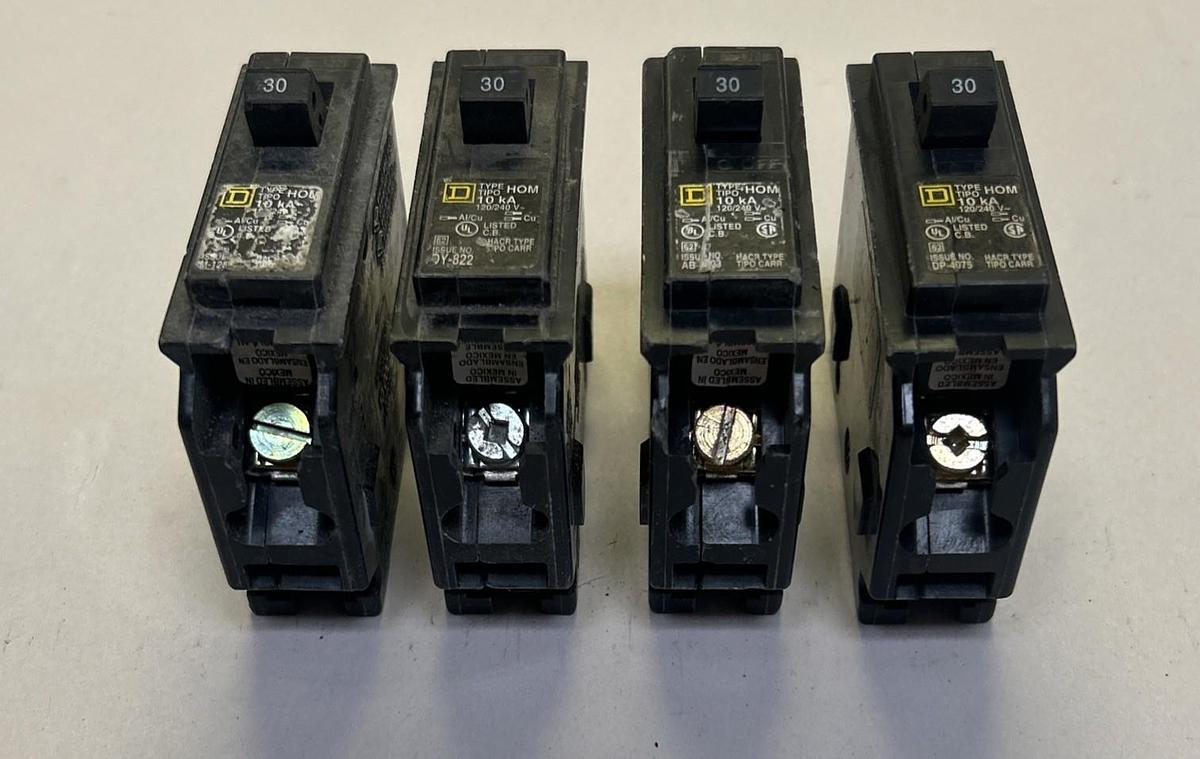 Used SQUARE D,HOM130,CIRCUIT BREAKER 30A 120/240V 1P LOT OF 4