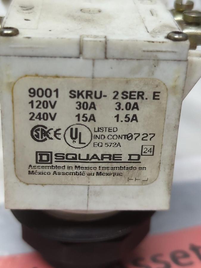 Used SQUARE D,9001-SKRU-2,TWO SPEED MOMENTARY SWITCH INTERLOCK PUSH BUTTON 120/240V