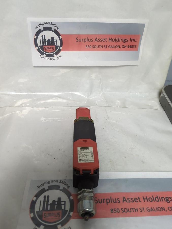Used BANNER,SI-LS42UMH,SAFETY INTERLOCK SWITCH SOLENOID 24-230V MC PRE-OWNED