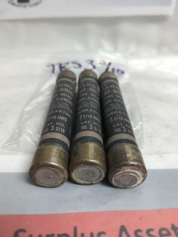 Used SHAWMUT,TRS 3-2/10,TIME-DELAY 3-1/2 AMP FUSE LOT OF 3 PRE-OWNED