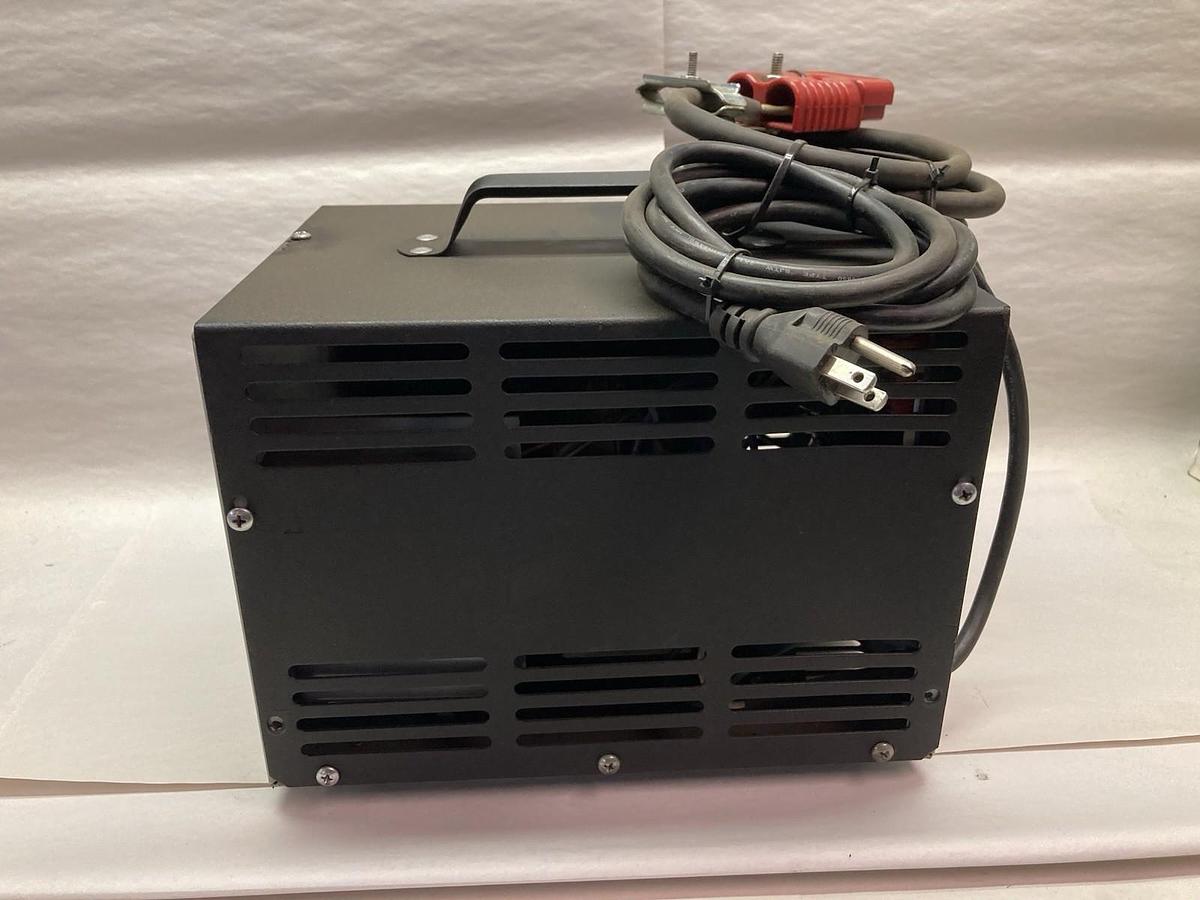 Used Lester Electric,26010,Industrial Battery Charger 120Vac 60Hz 8.5A