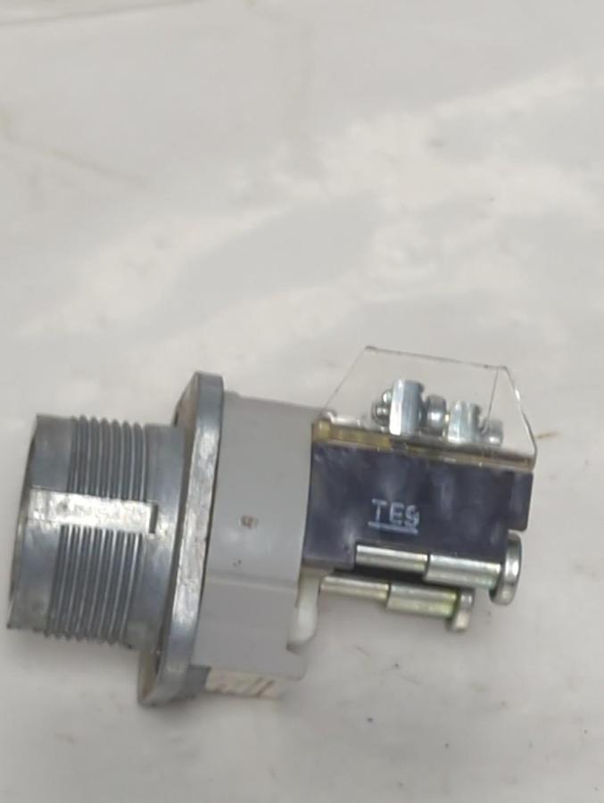 Used ALLEN BRADLEY,800T-J20A,SERIES T SELECTOR SWITCH BODY ONLY PRE-OWNED