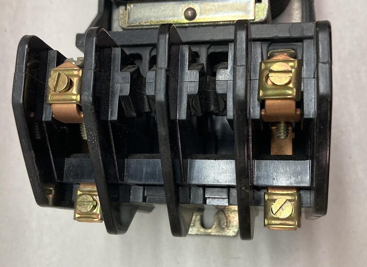 Square D,Class 8501 Type H0 20,AC Control Relay Ser D