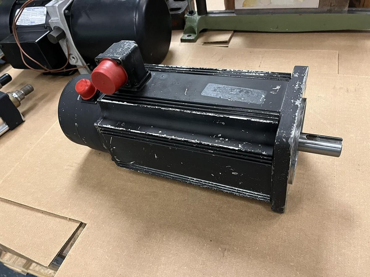 Used INDRAMAT,11223851,MAC090B-0-PD-3-C/110-A-0/S001 PERMANENT MAGNET SERVO MOTOR