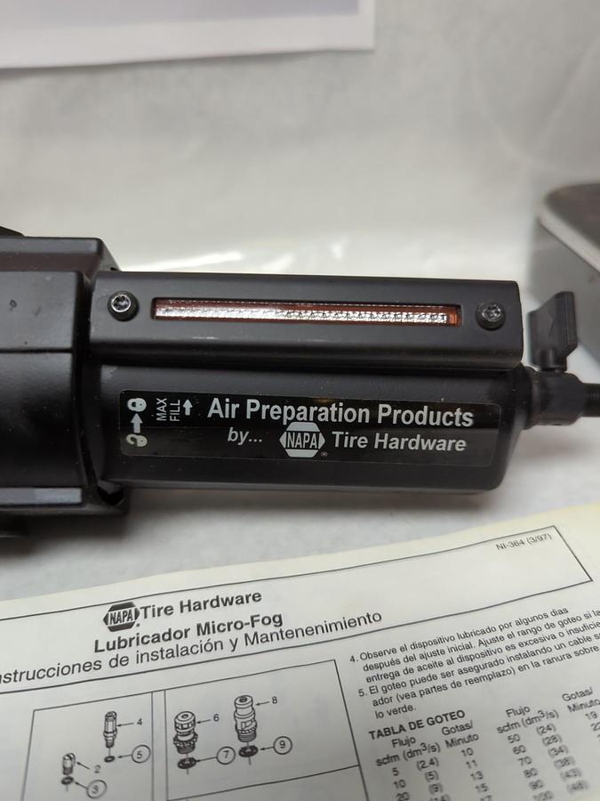 NAPA,90-7930,AIR LINE LUBRICATOR METAL BOWL W/ MANUAL DRAIN & SIGHT 1/2 IN NOS