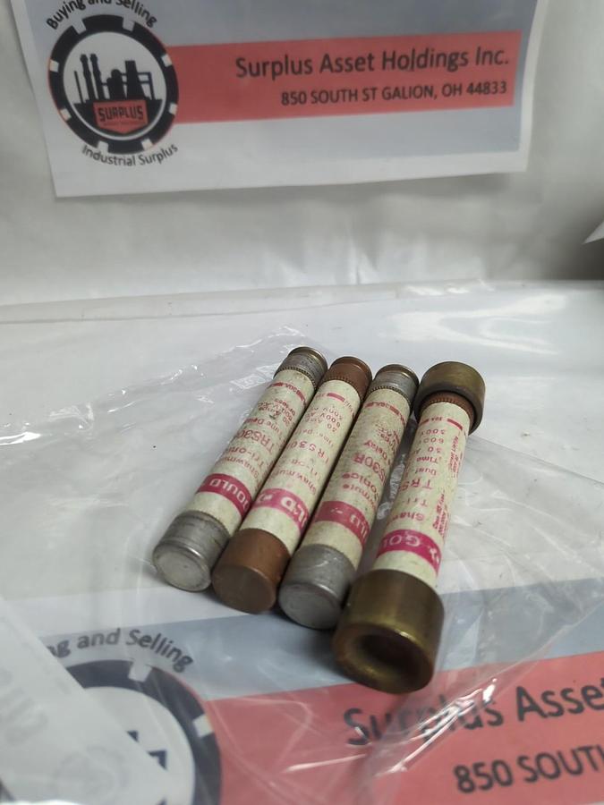 Used GOULD SHAWMUT,TRS-30R,TRI-ONIC 30 AMP FUSE LOT OF 4 PRE-OWNED