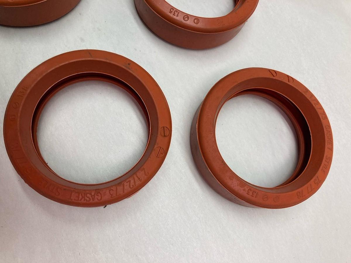 Used Generic,1000007515775-77-78,EPDM 2-1/2 Inch Silicone Gasket Coupling LOT OF 6