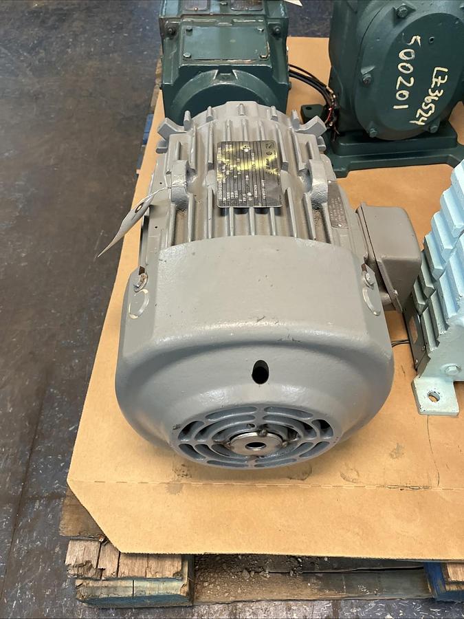 Used GE GENERAL ELECTRIC,5K215QPA3303A,SEVERE DUTY MOTOR 10HP 380V 1455RPM 215T